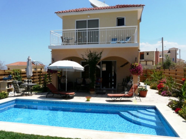 Detached Villa in Stroumbi-Paphos